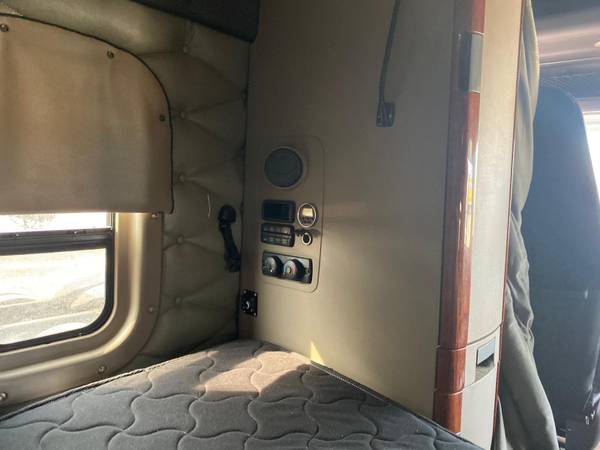 2016 Freightliner Cascadia Midroof Single Bunk/ Detroit DD13 - cars... for sale in Zion, IL – photo 21