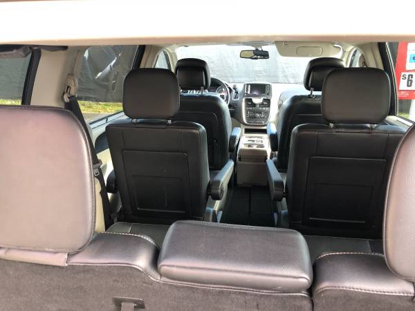 2011 Chrysler town and country for sale in Mount Vernon, WA – photo 10
