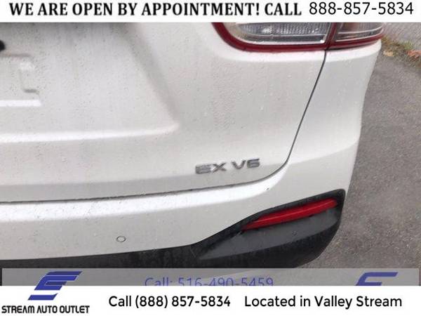 2018 Kia Sorento EX V6 Wagon - - by dealer - vehicle for sale in Valley Stream, NY – photo 9