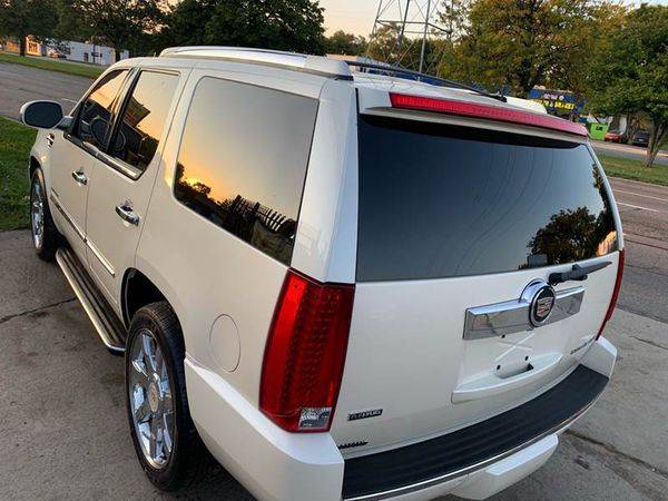 2009 Cadillac Escalade Base AWD 4dr SUV w/V8 Ultra Luxury Collection... for sale in Detroit, MI – photo 12