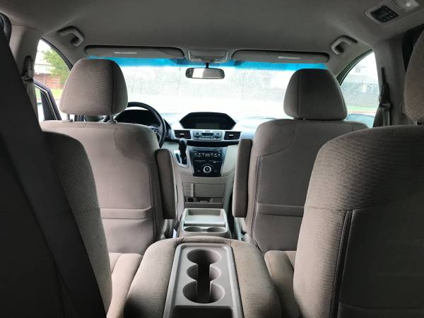 2011 Honda Odyssey EX - Roomy Interior, Gas Saver and Reliable VAN for sale in Austin, TX – photo 17
