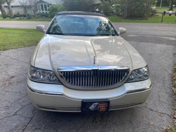 2003 Lincoln Town Car Cartier - cars & trucks - by owner - vehicle... for sale in Ocala, FL – photo 2
