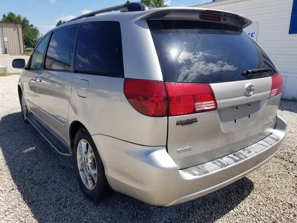 2005 Toyota Sienna XLE - Low Miles! Leather! DVD! Heated Seats! for sale in Independence, Mo, 64058, MO – photo 3