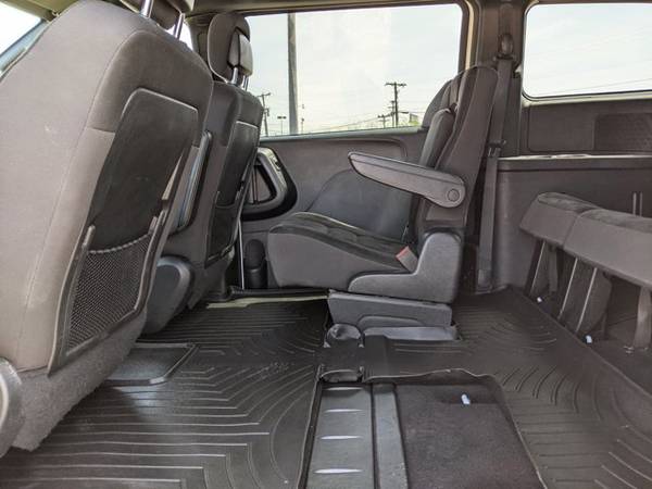 2018 Dodge Grand Caravan SE Plus SKU: JR202697 Mini-Van - cars & for sale in Waco, TX – photo 17