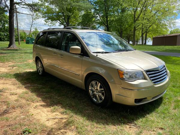 2010 Chrysler Town & Country Touring - - by dealer for sale in Lititz, PA – photo 3