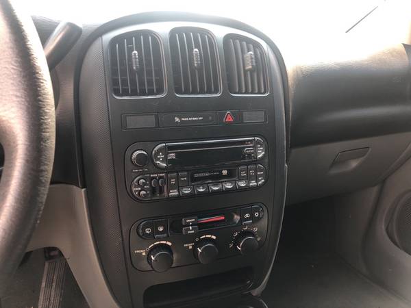 2005 DODGE GRAND CARAVAN - cars & trucks - by dealer - vehicle... for sale in Rockford, IL – photo 7