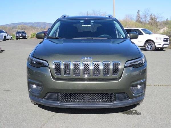 2019 Jeep Cherokee SUV Latitude (Olive Green Pearlcoat) - cars & for sale in Lakeport, CA – photo 5