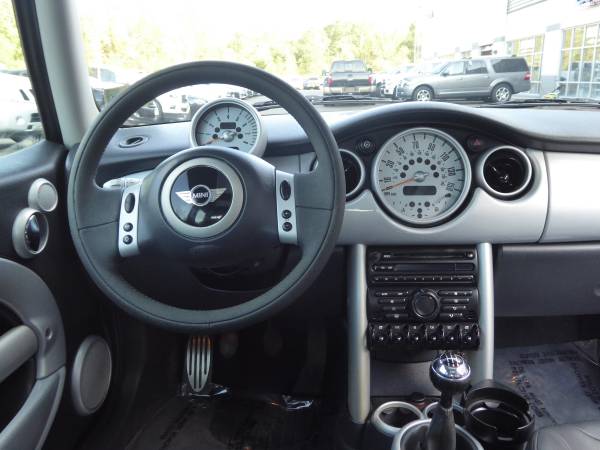 2004 MINI Cooper Base 2dr Hatchback ( 3 MONTH WARRANTY) for sale in CHANTILLY, District Of Columbia – photo 17