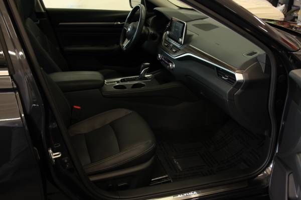 2019 Nissan Altima 2.5 SL. Nav., Leather, Heated Seats, 14k Miles! -... for sale in Eureka, CA – photo 17