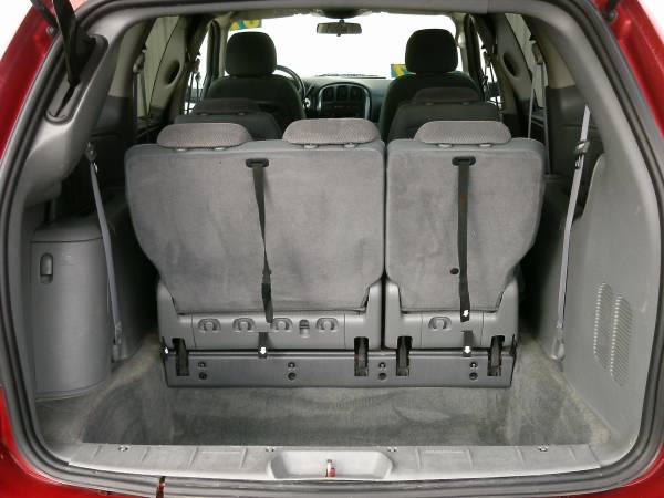 2007 Dodge Caravan-29,000 MILES! SEATS 7 PASSENGERS COMFORTABLY! for sale in Silvis, IA – photo 15