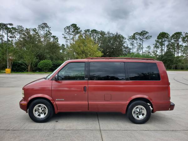 2000 GMC Safari SLE Tinted Glass Cold AC - cars & trucks - by owner... for sale in Palm Coast, FL – photo 4
