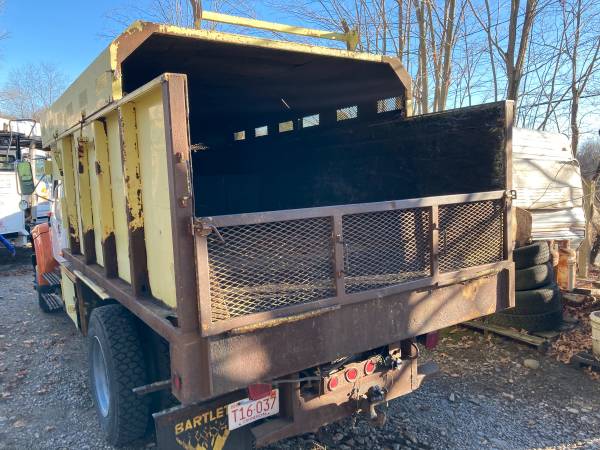 INTERNATIONAL 4700 CHIP BOX diesel - cars & trucks - by owner -... for sale in Bolton, MA – photo 5