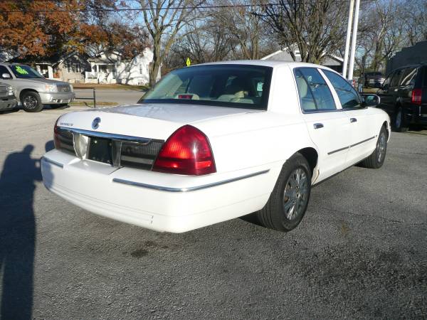 2006 MERCURY GRAND MARQUIS - cars & trucks - by dealer - vehicle... for sale in KCMO, MO – photo 6