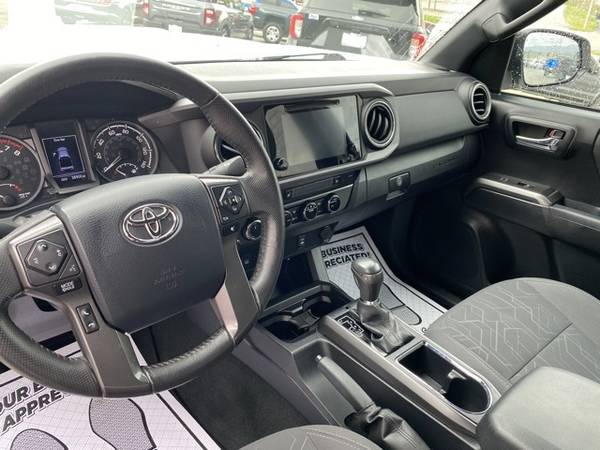 2017 Toyota Tacoma TRD Sport pickup Super White - - by for sale in LaFollette, TN – photo 10