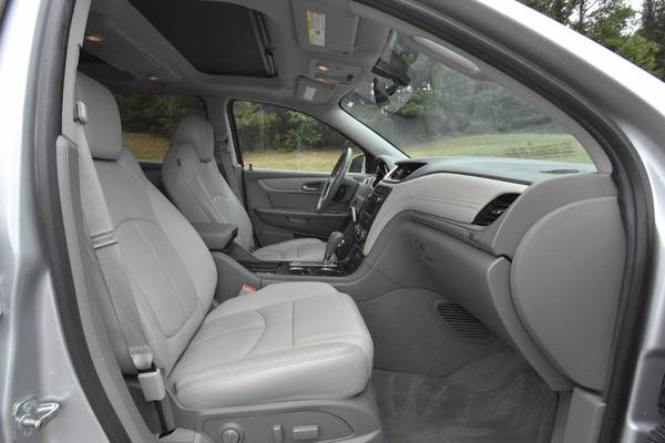 Loaded 2015 Chevrolet Traverse AWD LT ~ 3rd row ~ DVD ~ We finance for sale in Gardendale, AL – photo 23