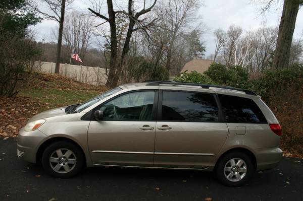2004 Toyota Sienna LE - cars & trucks - by owner - vehicle... for sale in New Britain, CT – photo 6