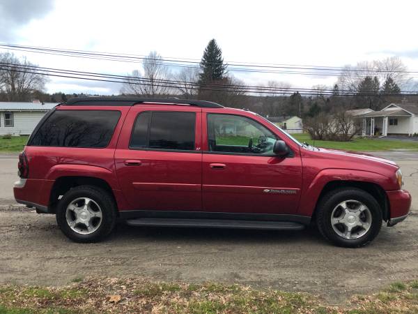 2005 Chevy 4WD Trailblazer LT Extended - cars & trucks - by owner -... for sale in Vestal, NY – photo 4