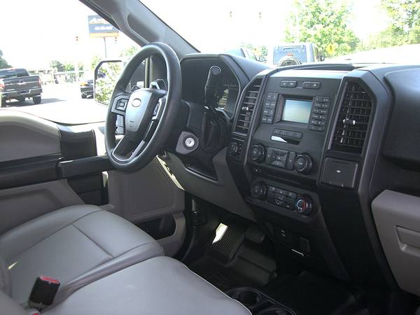 ► 2016 FORD F150 XL FX4 SUPERCREW - SHARP PICKUP w/ ONLY 33k MILES !!! for sale in Feeding Hills, MA – photo 17