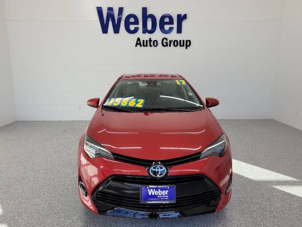 2017 Toyota Corolla LE-38k miles-bk up camera-keyless entry - cars &... for sale in Silvis, IA – photo 3