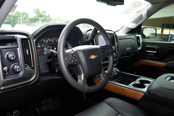 2017 Chevrolet Silverado 1500 Crew Cab LTZ 4X4 for sale in Burkburnett, TX – photo 14