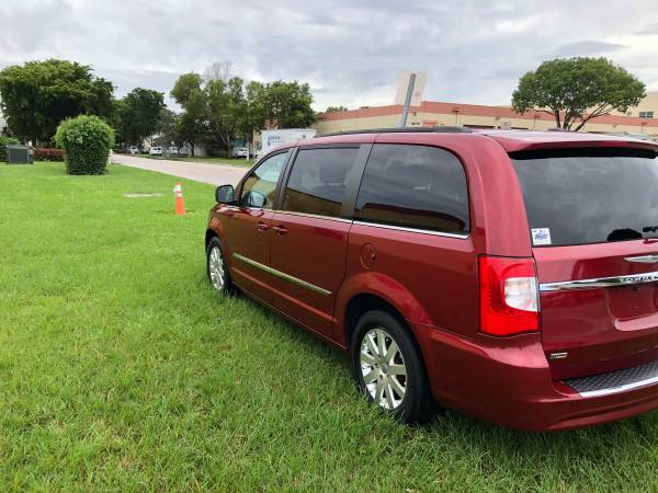 2015 Chrysler Town & Country Excellent Condition - cars & trucks -... for sale in Miami, FL – photo 5