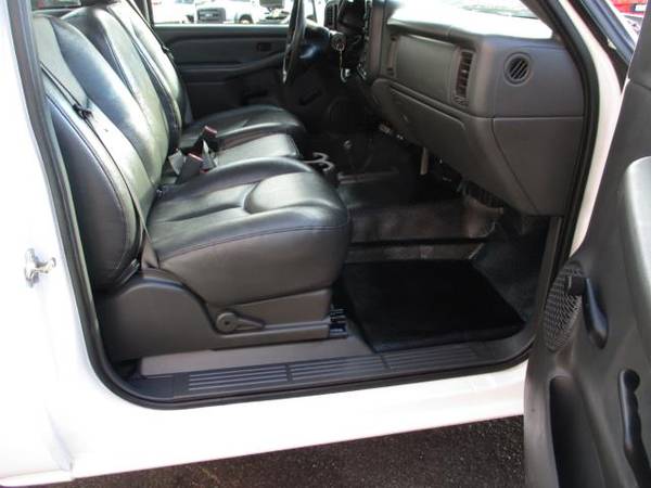 2007 Chevrolet Silverado 3500 Classic REG. CAB 4X4 GAS, CAB CHASSIS... for sale in south amboy, VA – photo 9