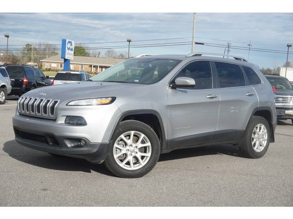 2016 Jeep Cherokee Latitude - cars & trucks - by dealer - vehicle... for sale in Tuscaloosa, AL – photo 2