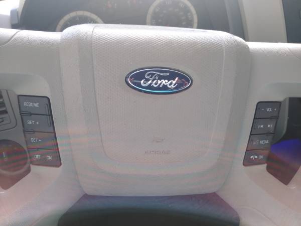 2009 Ford Escape 2wd Automatic - cars & trucks - by owner - vehicle... for sale in Glen Allen, VA – photo 7