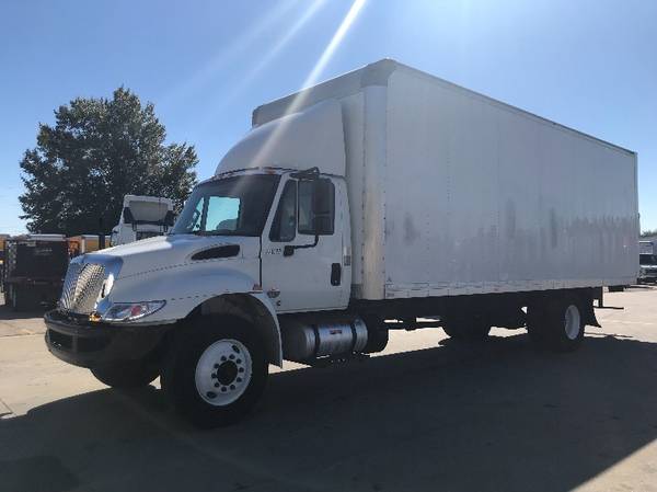 2019 International Cummins Air ride 26ft box Truck like Freightliner for sale in Los Angeles, CA – photo 3