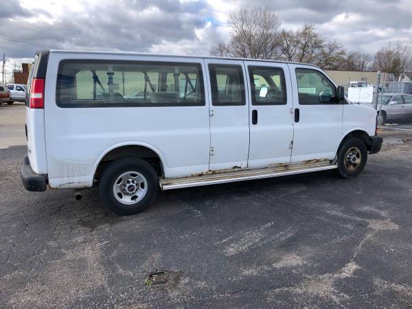 2007 Chevy Express 3500 passenger van - cars & trucks - by dealer -... for sale in Cleveland, OH – photo 2