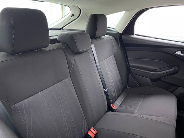 2018 Ford Focus SE Hatchback 4D hatchback Gray - FINANCE ONLINE -... for sale in Columbus, GA – photo 19