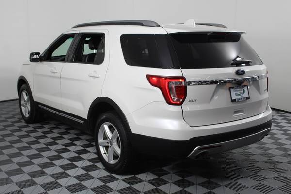 2016 Ford Explorer XLT suv White for sale in Issaquah, WA – photo 7
