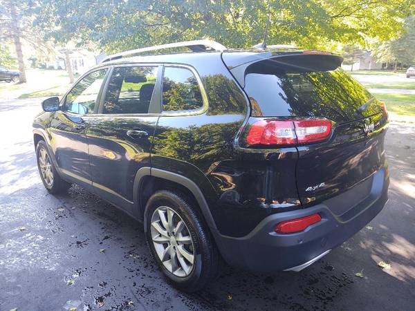 2018 Jeep Cherokee Limited - 29,000 Miles - All Wheel Drive - - cars... for sale in South Lyon, MI – photo 3