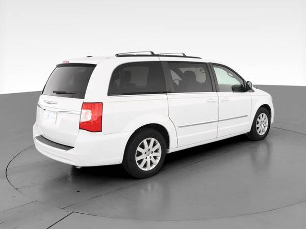 2016 Chrysler Town and Country Touring Minivan 4D van White -... for sale in Houston, TX – photo 11