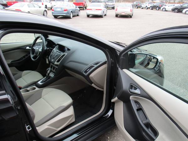 37 MPG! 93,956 MILES! 2014 FORD FOCUS SE - cars & trucks - by dealer... for sale in Foley, MN – photo 18