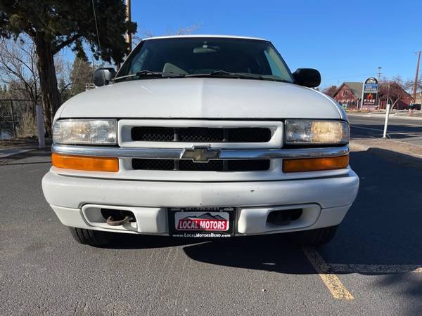 2002 Chevy Blazer LS V6 Auto 4x4 - - by dealer for sale in Bend, OR – photo 2
