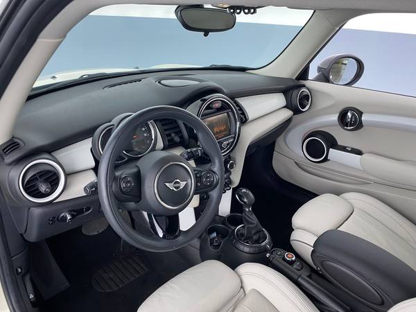 2016 MINI Hardtop 2 Door Cooper Hatchback 2D hatchback White -... for sale in Farmington, MI – photo 20