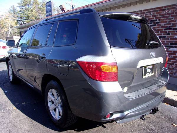 2010 Toyota Highlander Seats-8 AWD, 151k Miles, P Roof, Grey, Clean... for sale in Franklin, MA – photo 5
