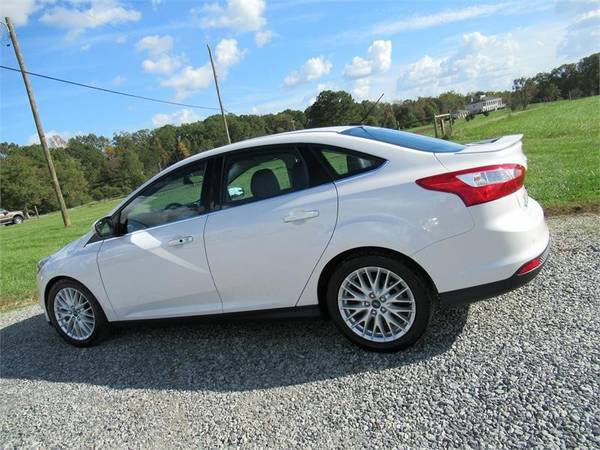2014 FORD FOCUS TITANIUM, White APPLY ONLINE-> BROOKBANKAUTO.COM!! -... for sale in Summerfield, NC – photo 2
