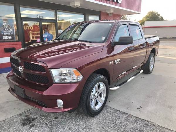 2016 Ram 1500 Crew Cab - Financing Available! - cars & trucks - by... for sale in Fayetteville, NC – photo 2