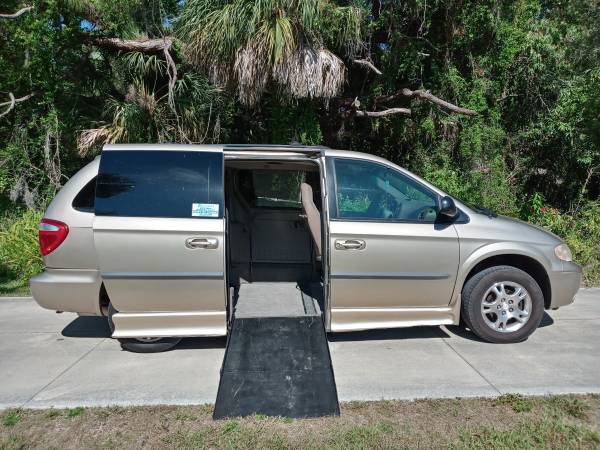 Handicap 2002 Dodge Grand Caravan for sale in Venice, FL – photo 4