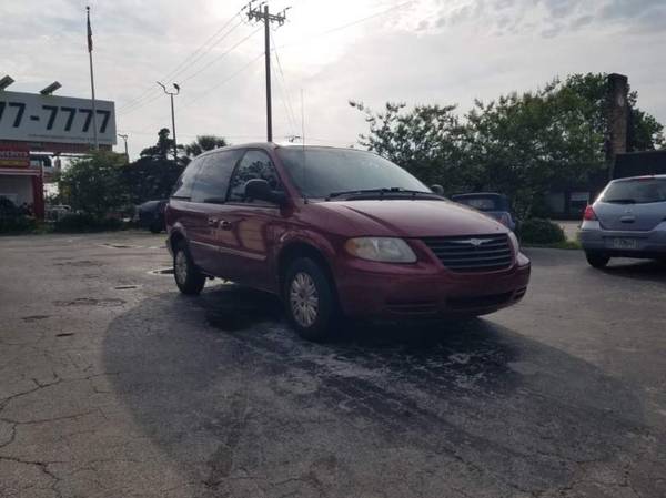 2005 Chrysler Town and Country (One Owner) - 2800 Cash - cars & for sale in Daytona Beach, FL – photo 6