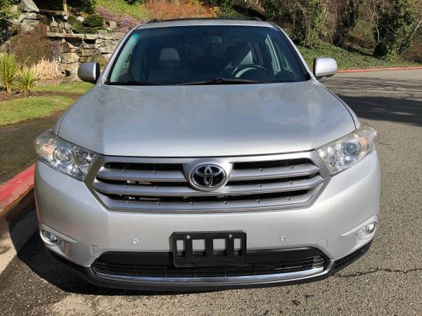2011 Toyota Highlander Limited 4WD - Clean title, Third Row for sale in Kirkland, WA – photo 2