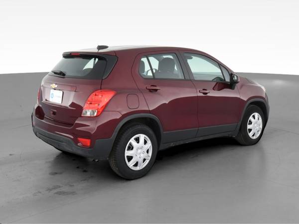 2017 Chevy Chevrolet Trax LS Sport Utility 4D hatchback Red -... for sale in Fort Collins, CO – photo 11