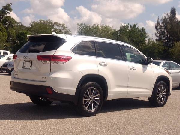 2018 Toyota Highlander XLE Low 48K Miles Extra Clean CarFax for sale in Sarasota, FL – photo 4
