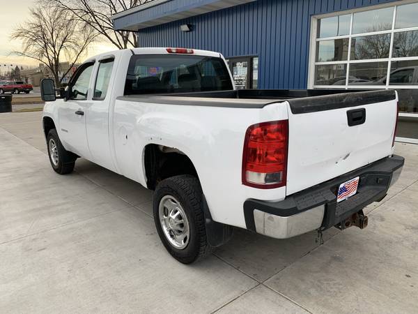 2011 GMC Sierra 2500HD 4x4 - cars & trucks - by dealer - vehicle... for sale in Grand Forks, ND – photo 8