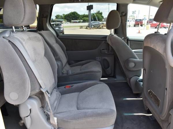 2009 Toyota Sienna LE - cars & trucks - by dealer - vehicle... for sale in Wichita, KS – photo 6