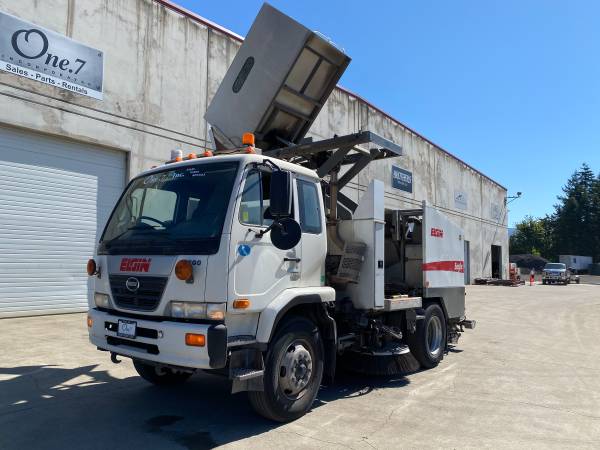 2010 Elgin Eagle High Dumping Street Sweeper - - by for sale in Ravensdale, WA – photo 17