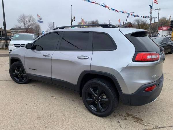 2018 Jeep Cherokee Latitude 4dr SUV 37376 Miles - - by for sale in Saint Paul, MN – photo 5