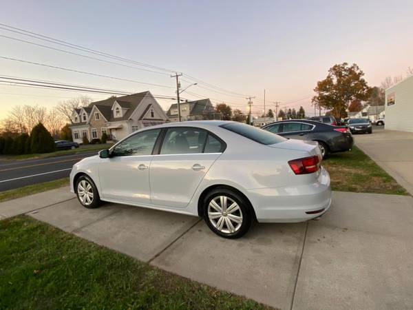 Look What Just Came In! A 2017 Volkswagen Jetta with only for sale in Meriden, CT – photo 15